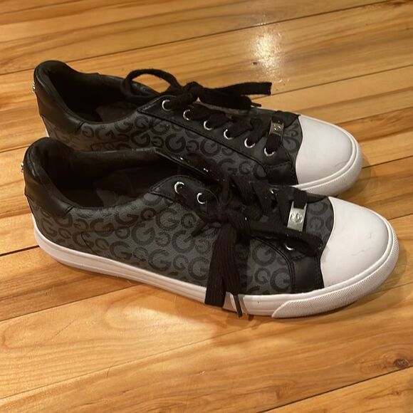 Guess black logo white sidewall/bumper silver logo tan lace up sneakers Size 8.5 - Picture 3 of 7